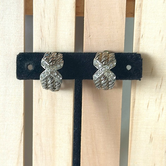 Designer Inspired Silver-Tone Cable X with Ribbon Pavé Rhinestones Clip Earrings - Picture 4 of 11